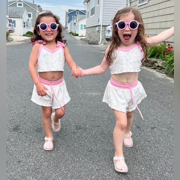 Two piece set - Picture 3 of 3